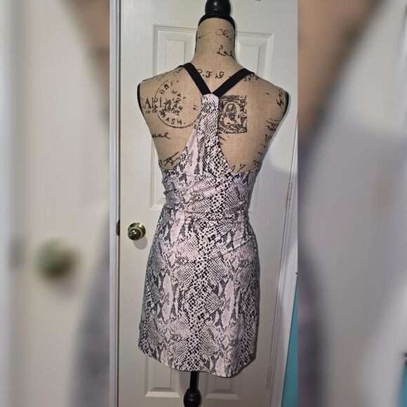 Secret-treasures Women's Nightwear - Picture 3 of 4